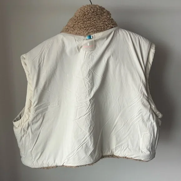 FP Movement Highline Reversible Sherpa Vest - Picture 4 of 13